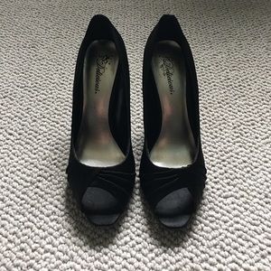 Black Heels l Size 9